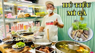 Phát hiện té ngửa quán HỦ TIẾU MÌ GÀ độc đáo thuộc hàng ngon nhất Châu Đốc ai đến cũng mê