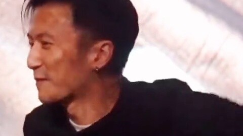 [The Wrath of Fury] Setelah pemutaran The Wrath of Fury, Nicholas Tse memberikan pakaian yang sama k