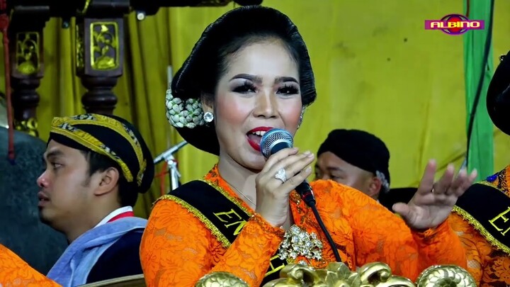 Ktw.SUROBAYAN minggah TITIP TRESNO voc ; FAHMI & TOMO mc // ENDAH LARAS