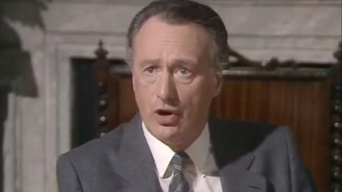 [Video clip]Yes, Minister | Yes, Prime Minister