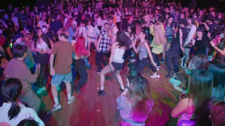 Orang Kpop tahu cara menari dan disko