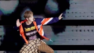 [Trương Nghệ Hưng và Lu Han] So sánh các sân khấu, rõ ràng sân khấu của ai hay hơn!