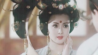 [Zhou Jie |. Yang Guifei + Zhao Lifei] Bunga kekayaan di dunia‖ Siang dan malam, saya merias wajah d