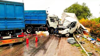 TOTAL IDIOTS AT WORK ! Cars Crash And Truck Fail Compilation 2023