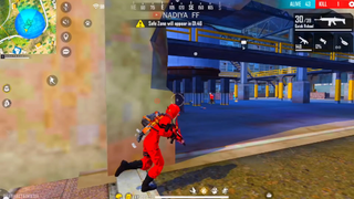 RẤT KHÓ !! SOLO VS SQUAD GAMEPLAY - PHẢI XEM GARENA FREE FIRE - NADIYA FF