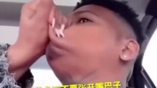 你女朋友好熟练啊
