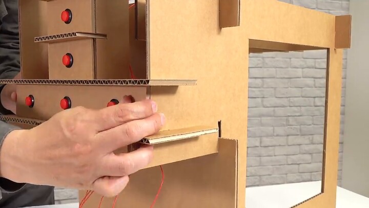 Cardboard DIY | เครื่องหยอดเ*ยญ / Cup Noodle Vending Machine