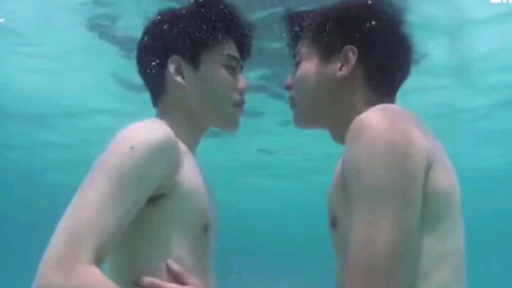 Bkpp underwater kiss is too sweet