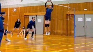 (Volleyball game) Can you see through the setter's intentions?