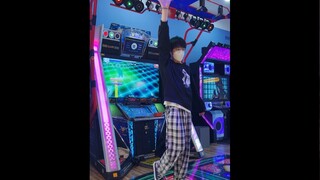 When you find "I'm Sorry for Being So Cute" on the dance machine~~~~~~