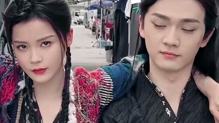 All members of Cang Lan Jue are 1.8 meters tall, 1.83 meters tall, and have an aura of two meters.