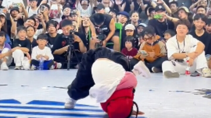 The little girl's street dance skills are amazing