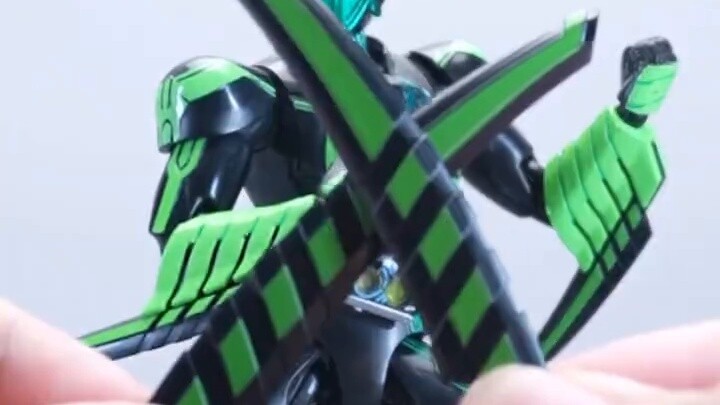 [Bentuk Terkuat Kamen Rider Oz]-Unboxing Set Tautan Serangga Kamen Rider Oz