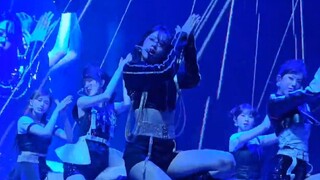 Menonton Love Dive Dance Break Ahn Yu-jin dari barisan depan (termasuk kontak mata?) Foto penggemar 