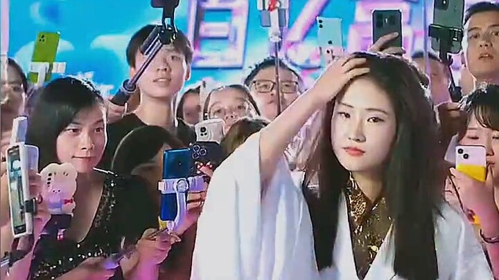 "Hội nghị tuyển chọn vợ tỷ phú"