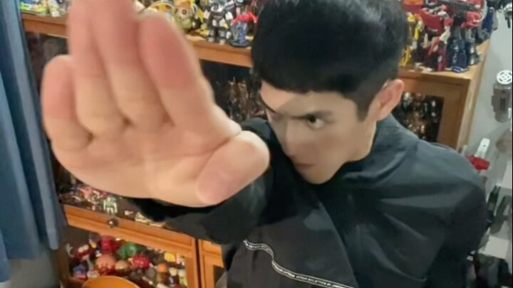 Dalam edisi ini, cobalah berubah menjadi Kamen Rider Black! Ini adalah masa kecil banyak orang!