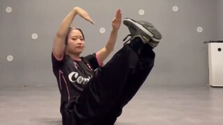 [Mannequeen] Waackxxxy | 看过就是会了! 姐的硬核热身教程