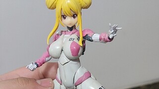 Saya jelas membentuk seorang gadis, tetapi itu sama sekali tidak terlihat seperti mecha, dan itu ham