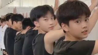 [Dancers] Boys’ daily practice