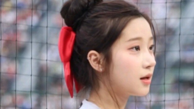 Korean cheerleader Lee Eun-joo