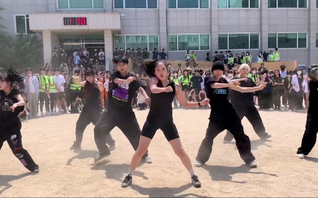 { Tiramisu Dance Troupe } Bản cover Bicycle Ride Soca Remix