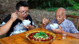 Mengajarimu membuat masakan Chuan "tumis usus dan darah babi" yang lezat
