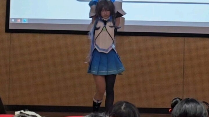 A super cute Luo Tianyi danced to "66ccff" at school!