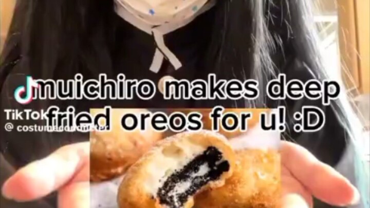 Muichiro makes deep fried oreos