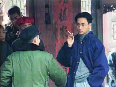 拿着一支烟，领会着老师傅说的要领。内化于心，外化于行，抬手便是一个活灵活现的真虞姬！