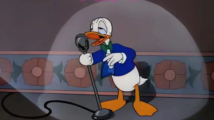 Donald Duck adalah seorang bintang, pacarnya kesepian