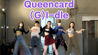 Phiên bản cover nhanh bài hát mới của một cô gái do Queencard trình bày với sự góp mặt của năm người