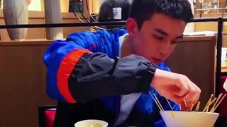 Wu Lei, một người đàn ông cứng rắn trên đồng cỏ và một đầu bếp ở Thành Đô