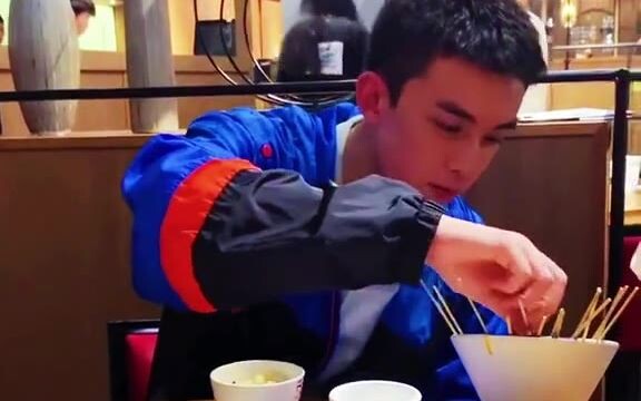 Wu Lei, một người đàn ông cứng rắn trên đồng cỏ và một đầu bếp ở Thành Đô