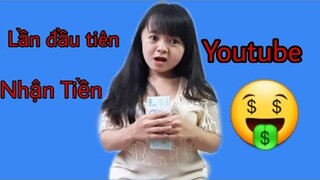 Lần đầu tiên Út Ống Tre nhận tiền Youtube và mua quà tặng bất ngờ cho gia đình