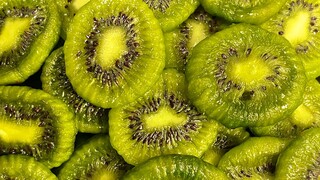 Chia sẻ cách làm mứt kiwi dẻo chuẩn thơm ngon đón tết_Bếp Hoa