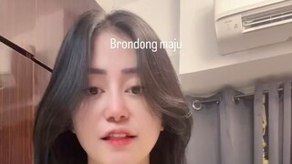 "Cewek ini bukan model… tapi auranya bikin semua pria nunduk!"