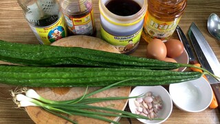 วิธีทำผัดบวบใส่ไข่ / How to cook fried zucchini with eggs / ครัวแม่โบ