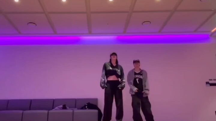 【JustJerk Jho X momo】It's been a long time since I saw their dance practice video. It's pleasing to 
