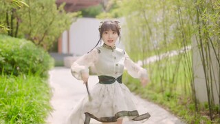 "Trời nóng quá~ Chúng ta hãy cùng nhảy theo điệu nhạc disco truyền thống Trung Hoa sảng khoái nhé!"
