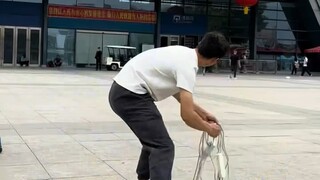Nữ thần không trả lời tin nhắn của tôi, chắc là điện thoại của cô ấy hết pin rồi