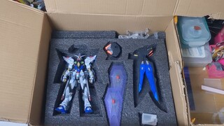 Strike Freedom Gundam mạnh nhất và đẹp trai nhất lên đường (do người mẫu Bai Ke thủ vai)