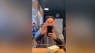 meme Đi cắt tóc cũng vui nhỉ