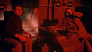 [Soviet Union] [Space Sci-Fi High-energy Mixed Cut MV] A ship flies over the earth (Над Землёй летит
