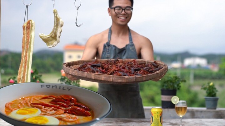 How to Make a Bowl of Crawfish Noodles with 5Kg of Crawfishes?