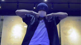 说张艺兴没男粉的那个，你出来我让你看看什么叫男粉