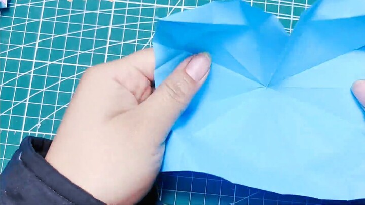 Handmade Origami Hydrangea Tutorial Such a beautiful hydrangea can be completed with simple origami