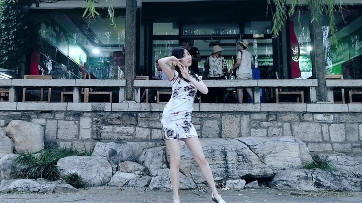 First Chinese style dance outside