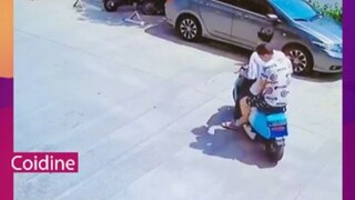 Nỗi sợ mỗi khi ngồi sau xe đứa bạn
