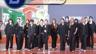 【TripleS】Buổi biểu diễn lưu động của nhóm Girls Never Die gồm 24 thành viên! Tôi đã bảo là đừng có t