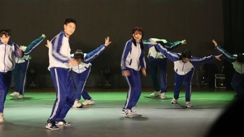 Tôi không cho phép bất cứ ai chưa xem điệu nhảy "Gia đình có trẻ em" của Beihang! Nhóm nhảy thật tuy
